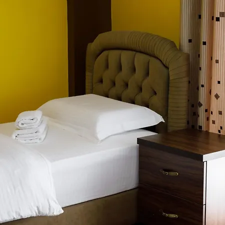 Bora 4* ジロカストラ