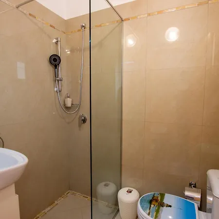 Bora 4* Gjirokastër